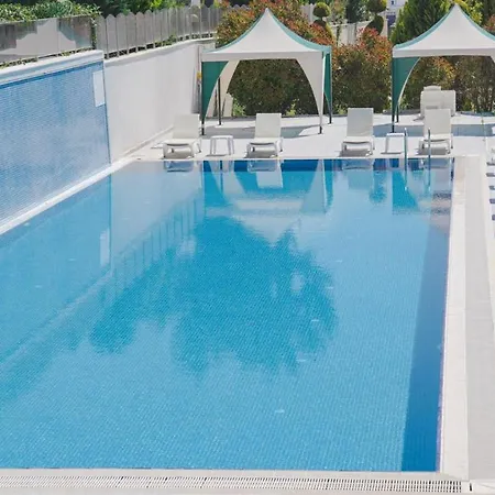Kusadasi Havuzbasi فيلة أيدين