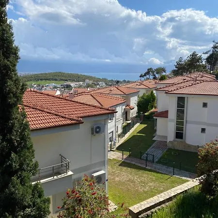 Villa Kusadasi Havuzbasi *